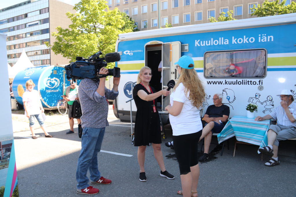 Tiistaina Kuuloauton kyytiin pääsi myös @mtvuutiset toimittaja Jonna Kumpula! Ennen seulaa Maikkari haastatteli asiantuntijaamme Paula Hessoa.