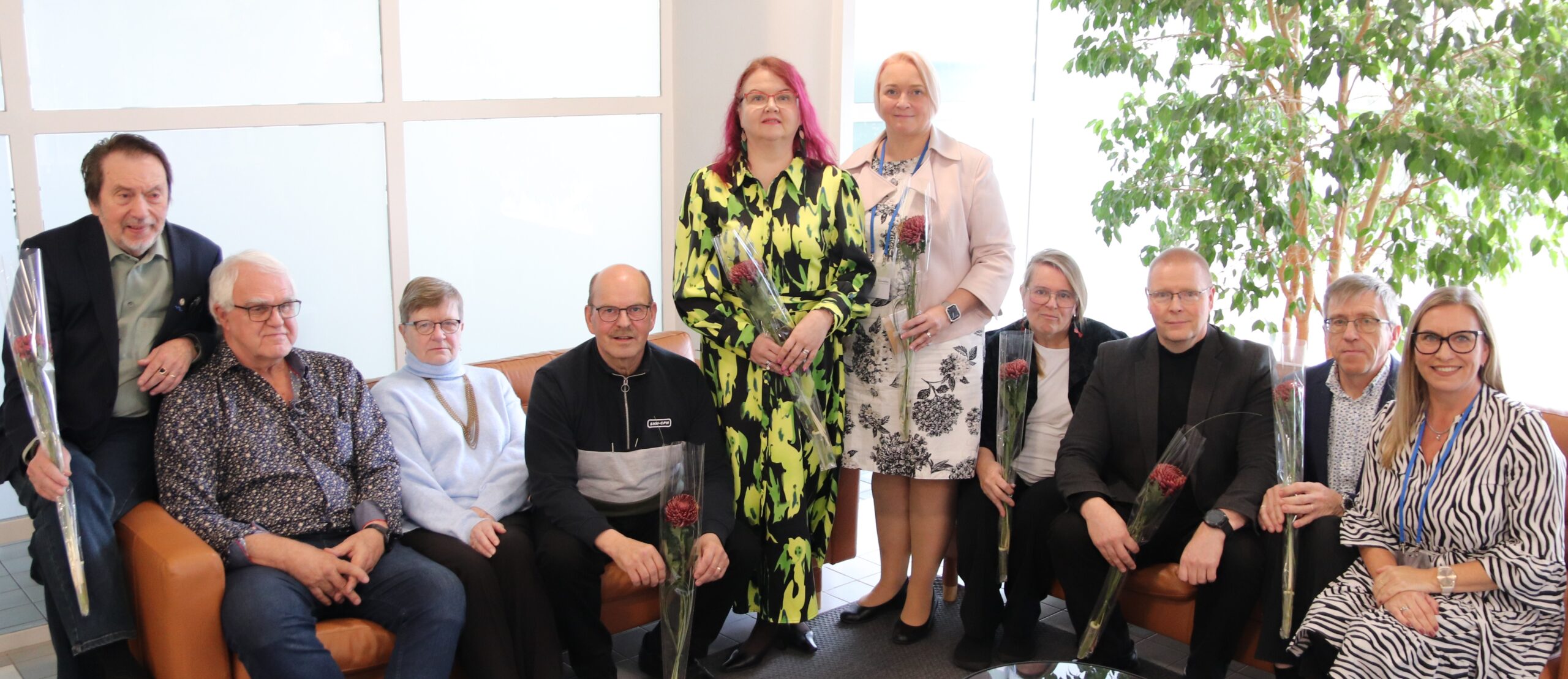 Kuuloliiton liittohallitus: Olavi Taipale (2. varajäsen, vasemmalla), Esa Nieminen (1. varajäsen), Sirkka-Liisa Hakala-Rahko, Jarmo Juurakko, Virve Mikkonen, Taru Reinikainen, Meria Mäkinen, Jarkko Paananen, Aimo Lohilahti sekä Kuuloliiton toiminnanjohtaja Sanna Kaijanen.
